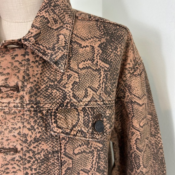 Free People Snakeskin Animal Print Denim‎ Jacket Women's Small Button Down - Picture 4 of 16